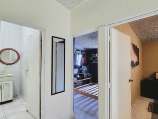 Casa en Venta San Cristóbal con Dos Locales Comerciales - Image 15