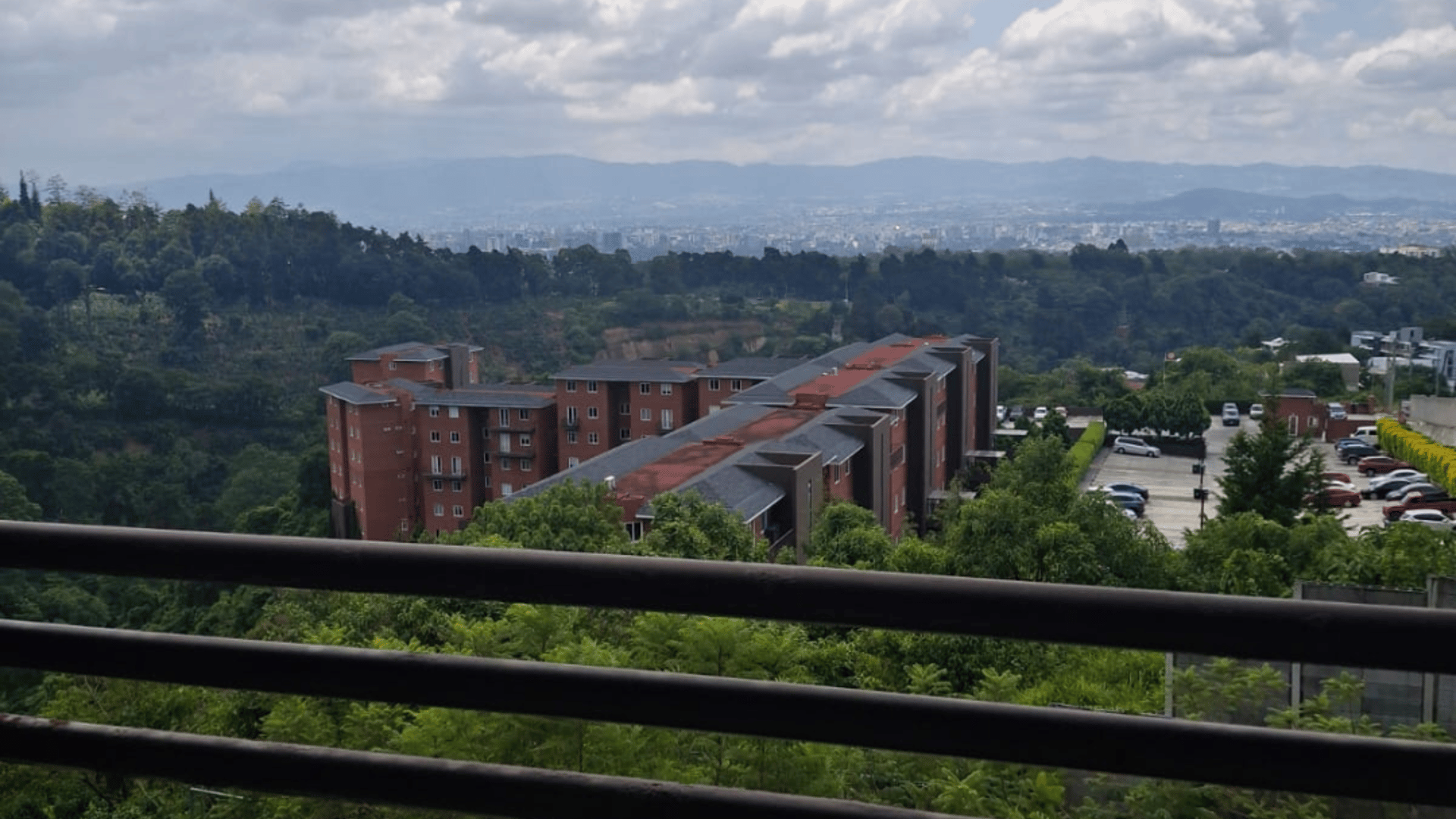 APARTAMENTO EN VENTA ZONA 16 - Miniatura 4