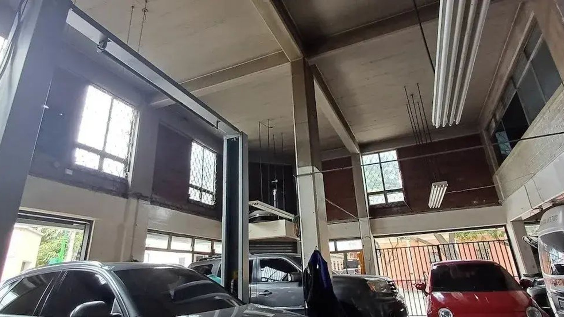 VENTA / RENTA – EDIFICIO COMERCIAL EN ZONA 1 - Miniatura 2