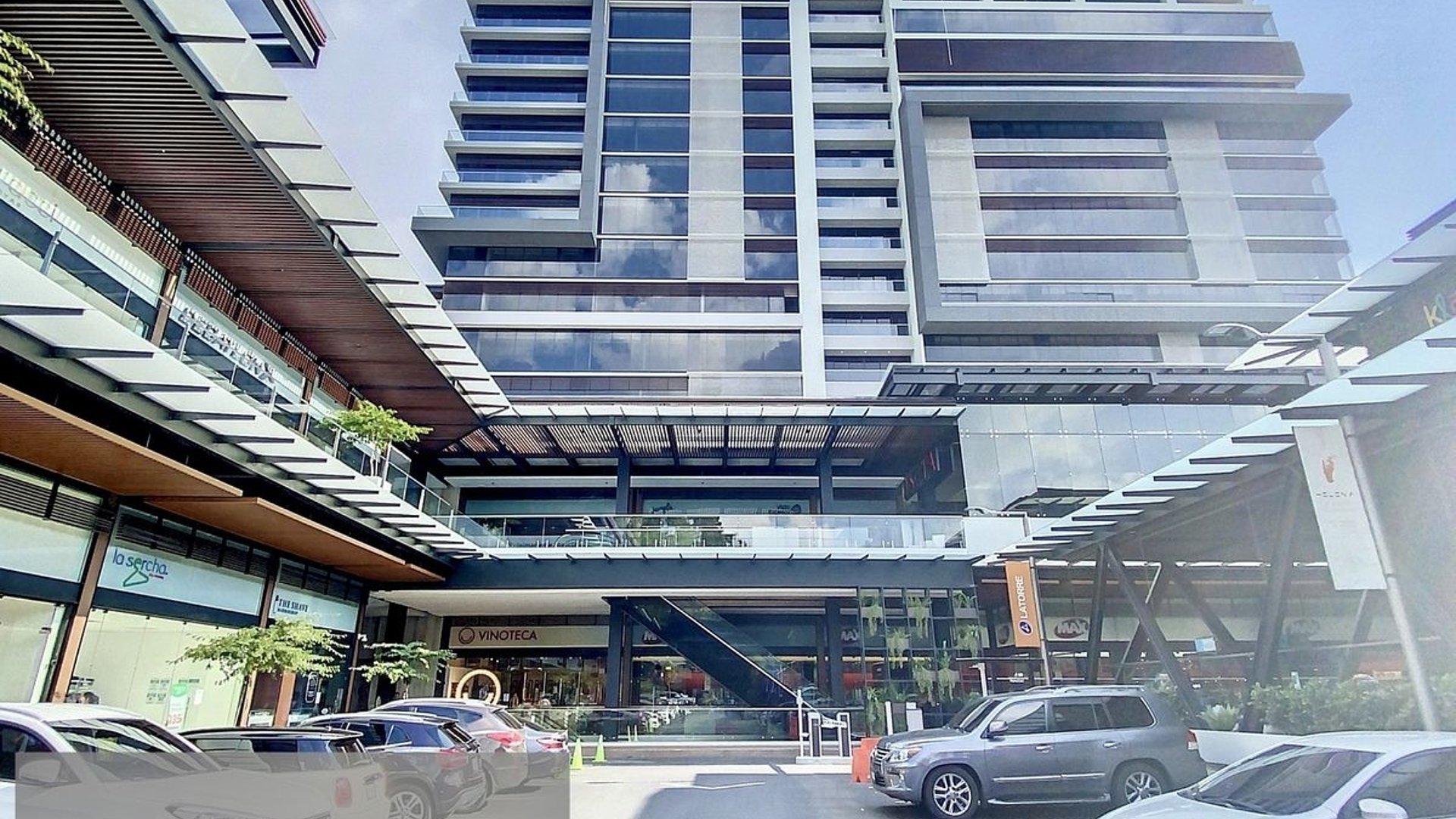 SPAZIO/ Oficina en Venta zona 16