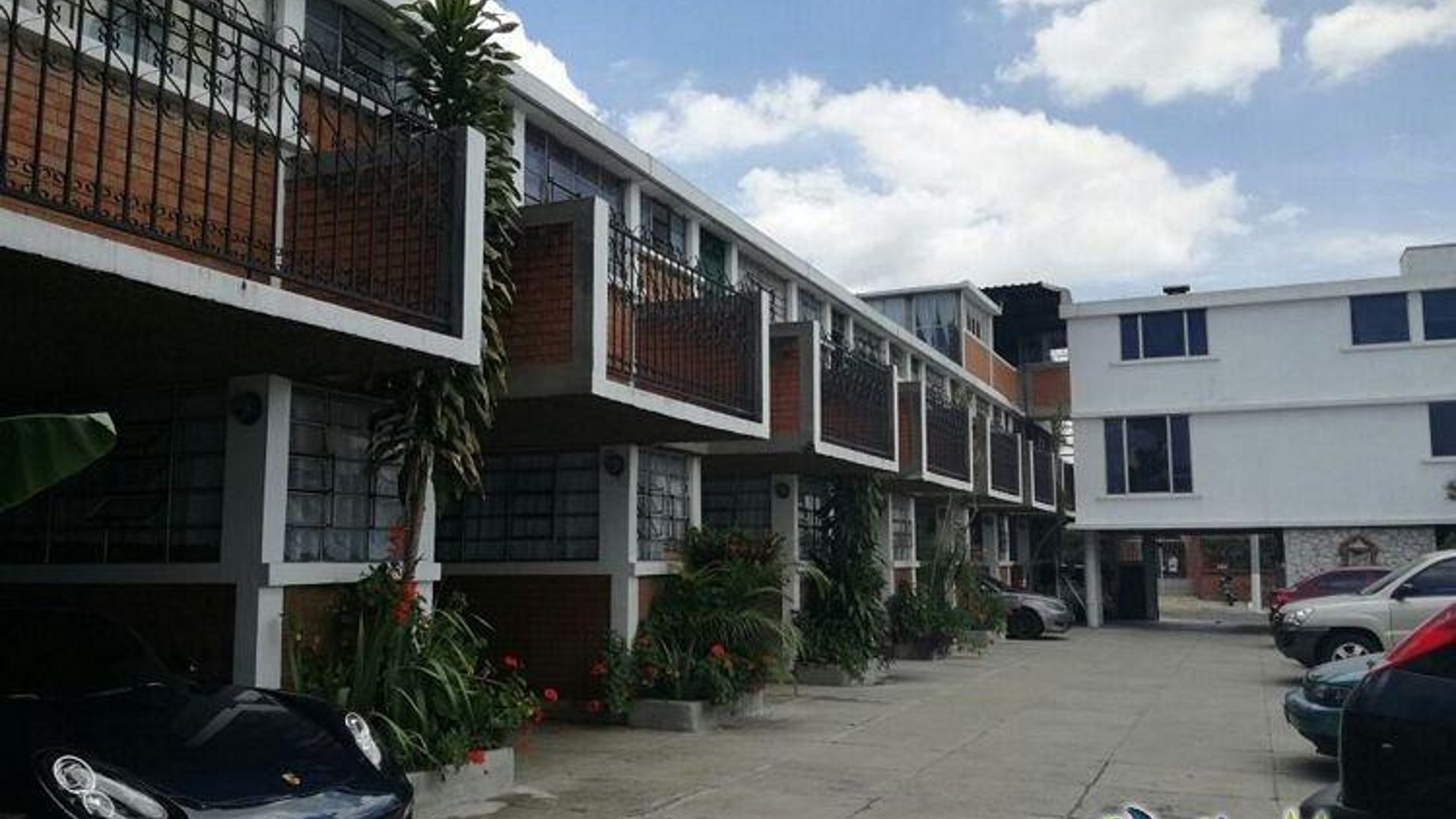 EDIFICIO RESIDENCIAL EN VENTA CALZADA ROOSEVELT MIXCO - Miniatura 7