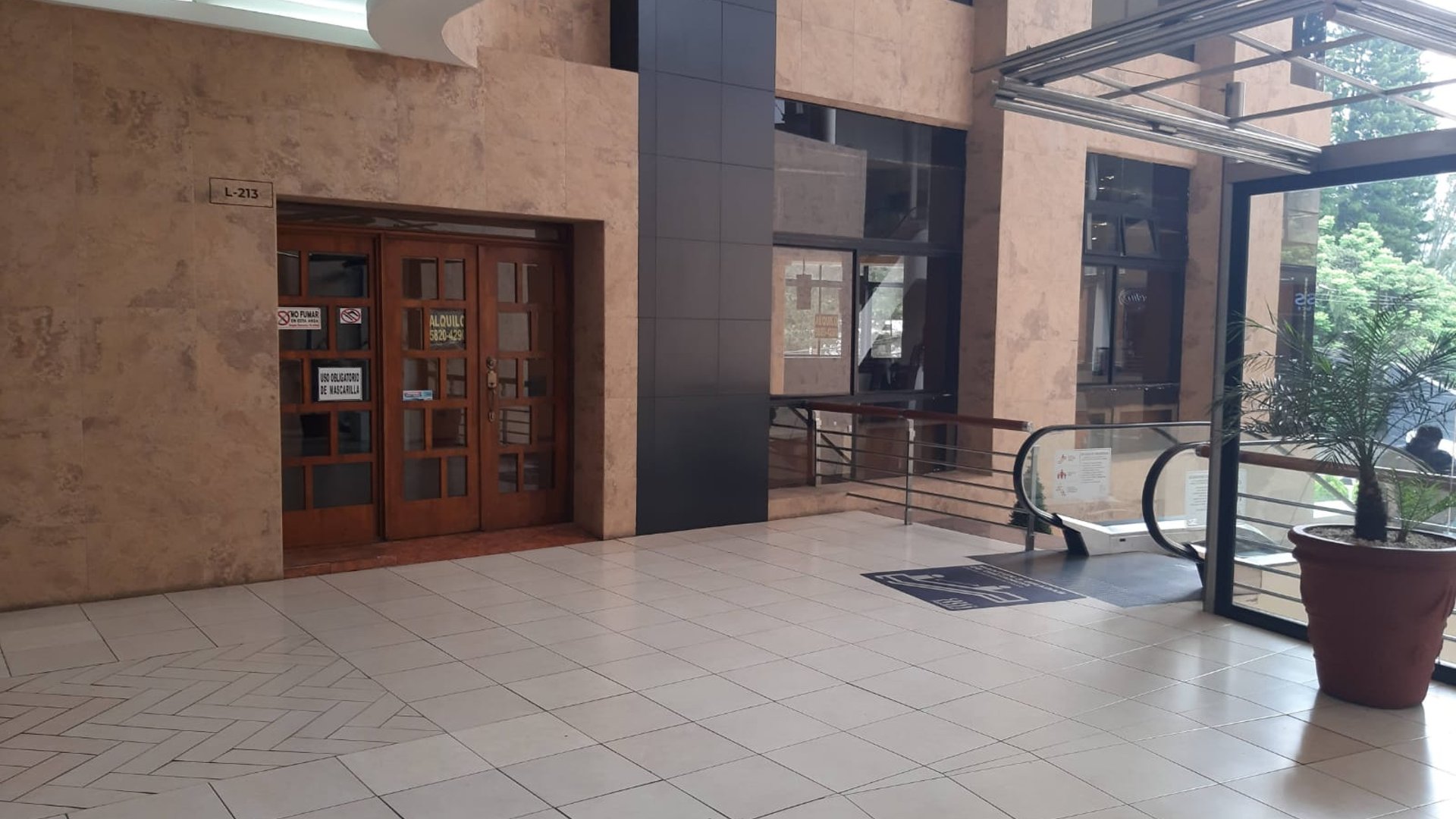 Local en Venta en Centro comercial Los Próceres Zona 10 - Miniatura 2