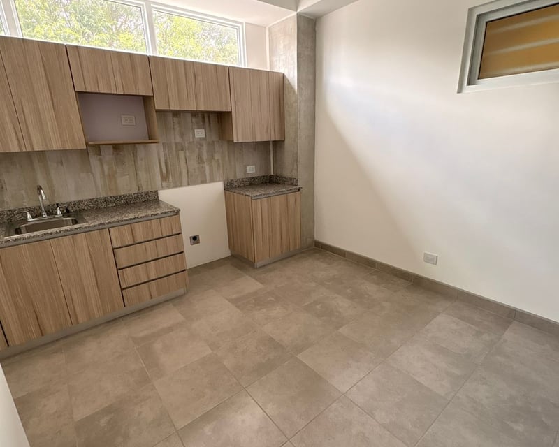 Alquilo lindo apartamento Colonia La Floresta zona 7, para estrenar 