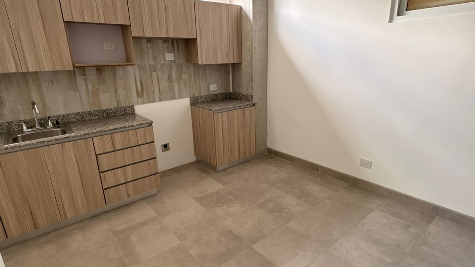 Alquilo lindo apartamento Colonia La Floresta zona 7, para estrenar 