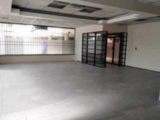 Vendo local con autoservicio en zona 12 centro comercial Gran Portal - 2