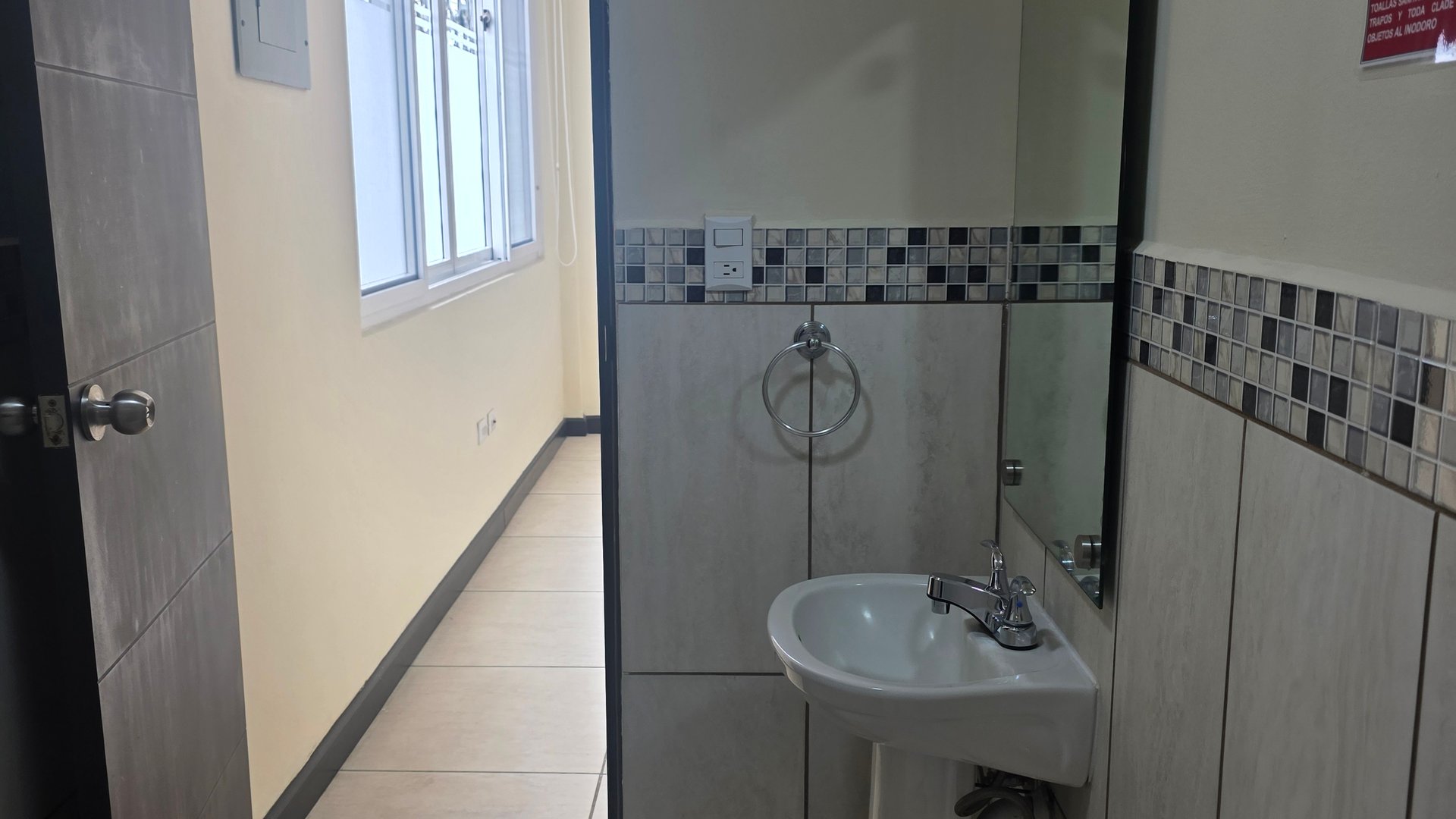 PRECIOSO Y FUNCIONAL APARTAMENTO PARA ESTUDIANTE TRABAJADOR - Miniatura 3