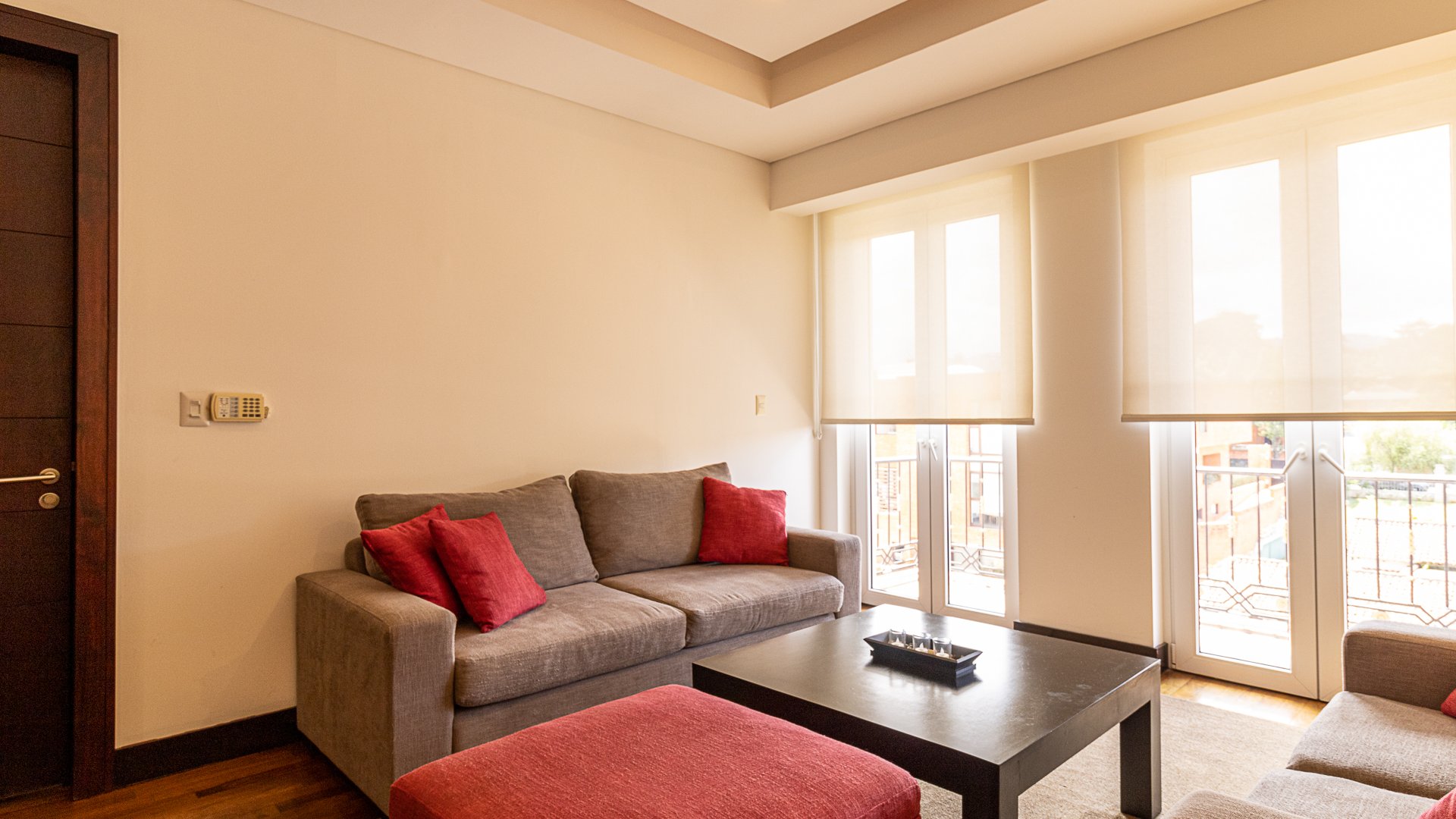 Apartamento amueblado en alquiler, Edificio Quinta Avenida zona 14 - Miniatura 3