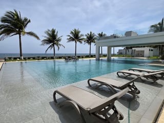Exclusiva y Lujosa Casa venta frente al Mar Monterrico - 2