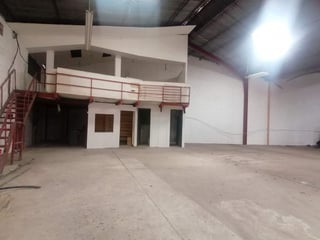 SE RENTA BODEGA INDUSTRIAL DE 2946 M2 PUERTA PARADA - 3