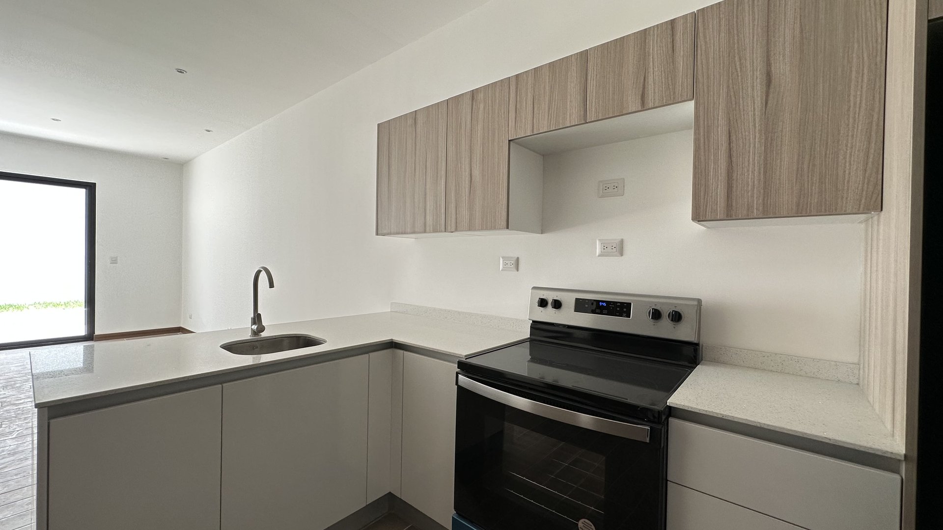 Apartamento en Alquiler Edificio Vila Catorce, zona 14 Guatemala - Miniatura 2