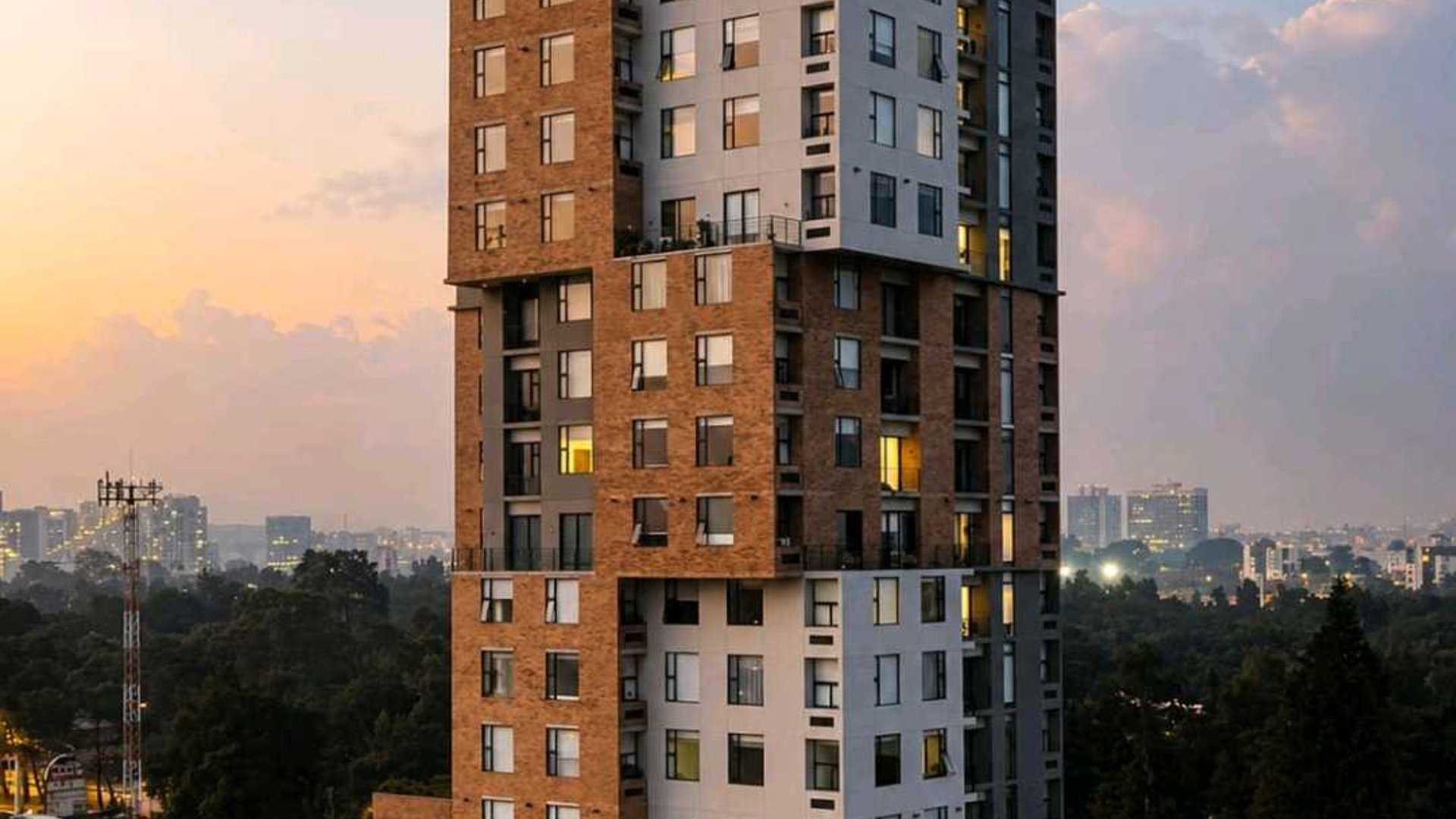 APARTAMENTO EN ALQUILER ???? Edificio Mira 10, Zona 10 Ciudad Vieja - Image 1