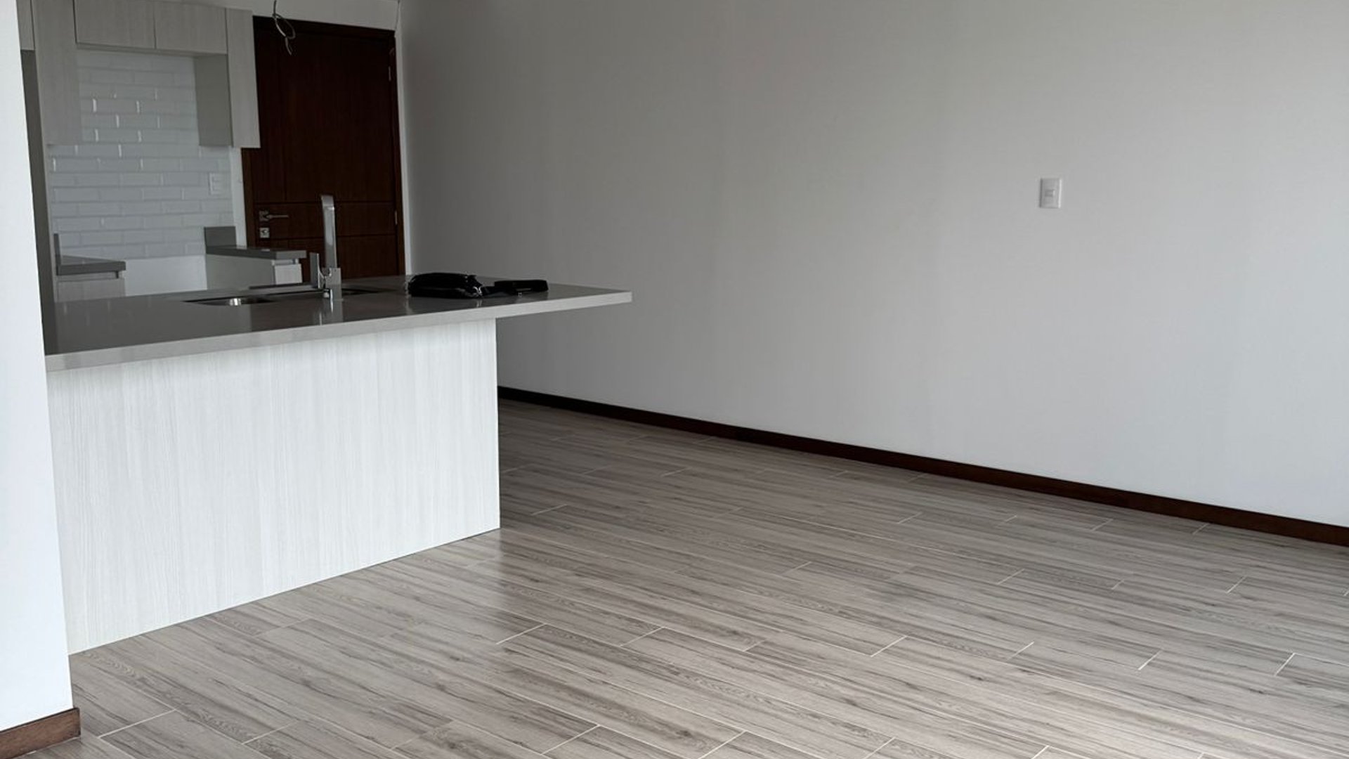 Apartamento en Venta  Edificio Neo 2, Zona 10 Ref-6034 - Miniatura 5