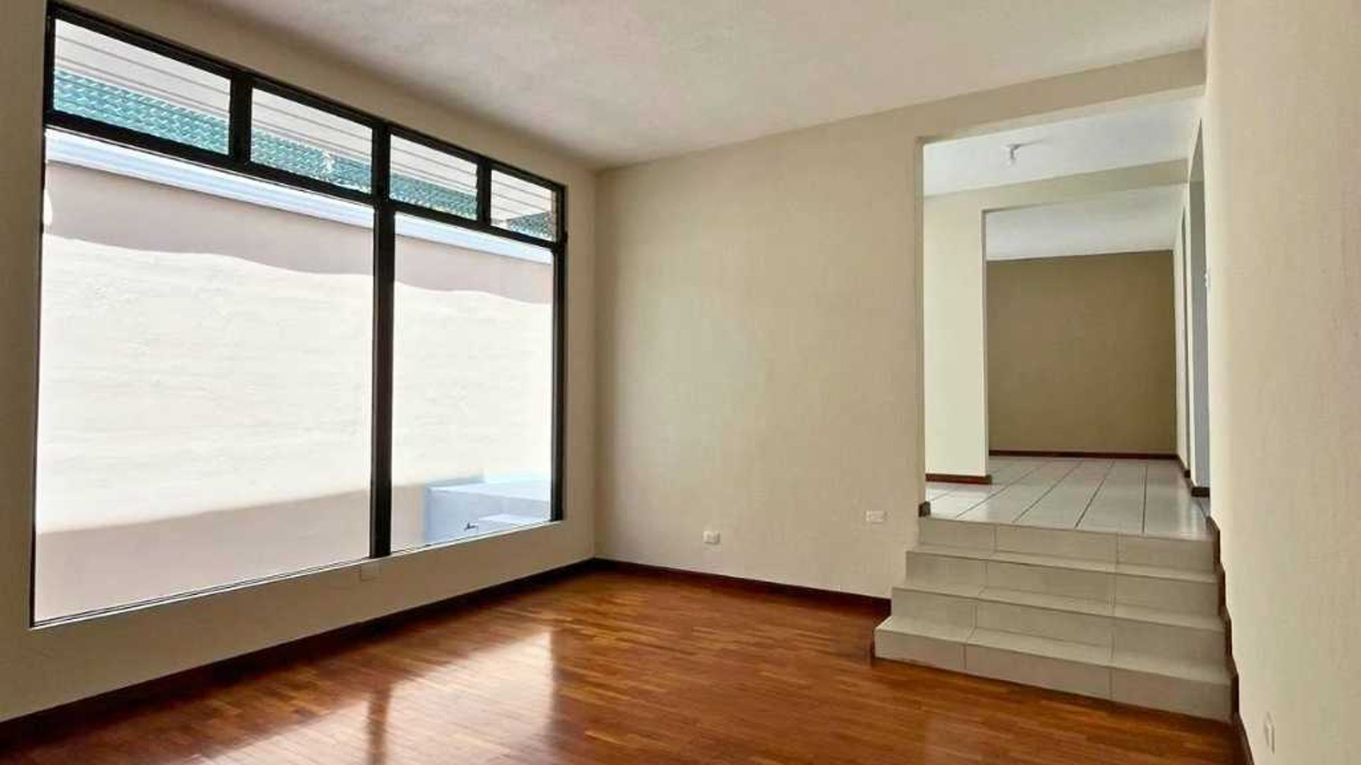 CASA EN RENTA – CONDOMINIO SAN SEBASTIÁN, AVENIDA HINCAPIÉ, ZONA 13 - Miniatura 5