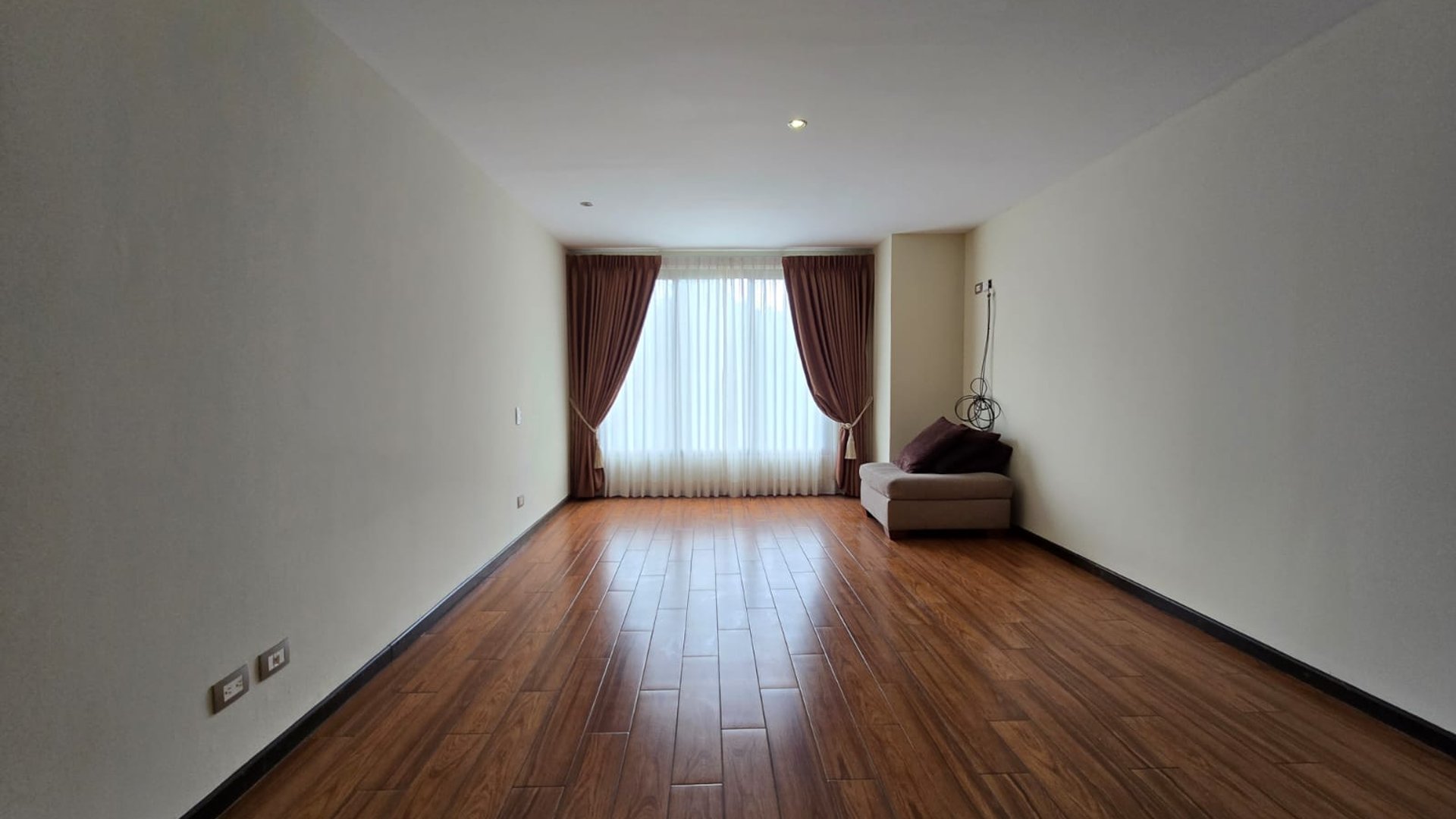 RENTA Apartamento Zona 16 La Montaña Edificio Santa Fe  - Miniatura 2