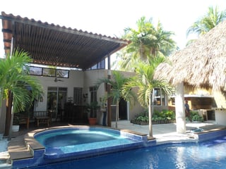 Linda Casa amueblada en Venta en San Marino!!! - Image 1