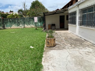 CASA CON TERRENO AMPLIO IDEAL PARA DESARROLLAR EN ZONA 15 - 3