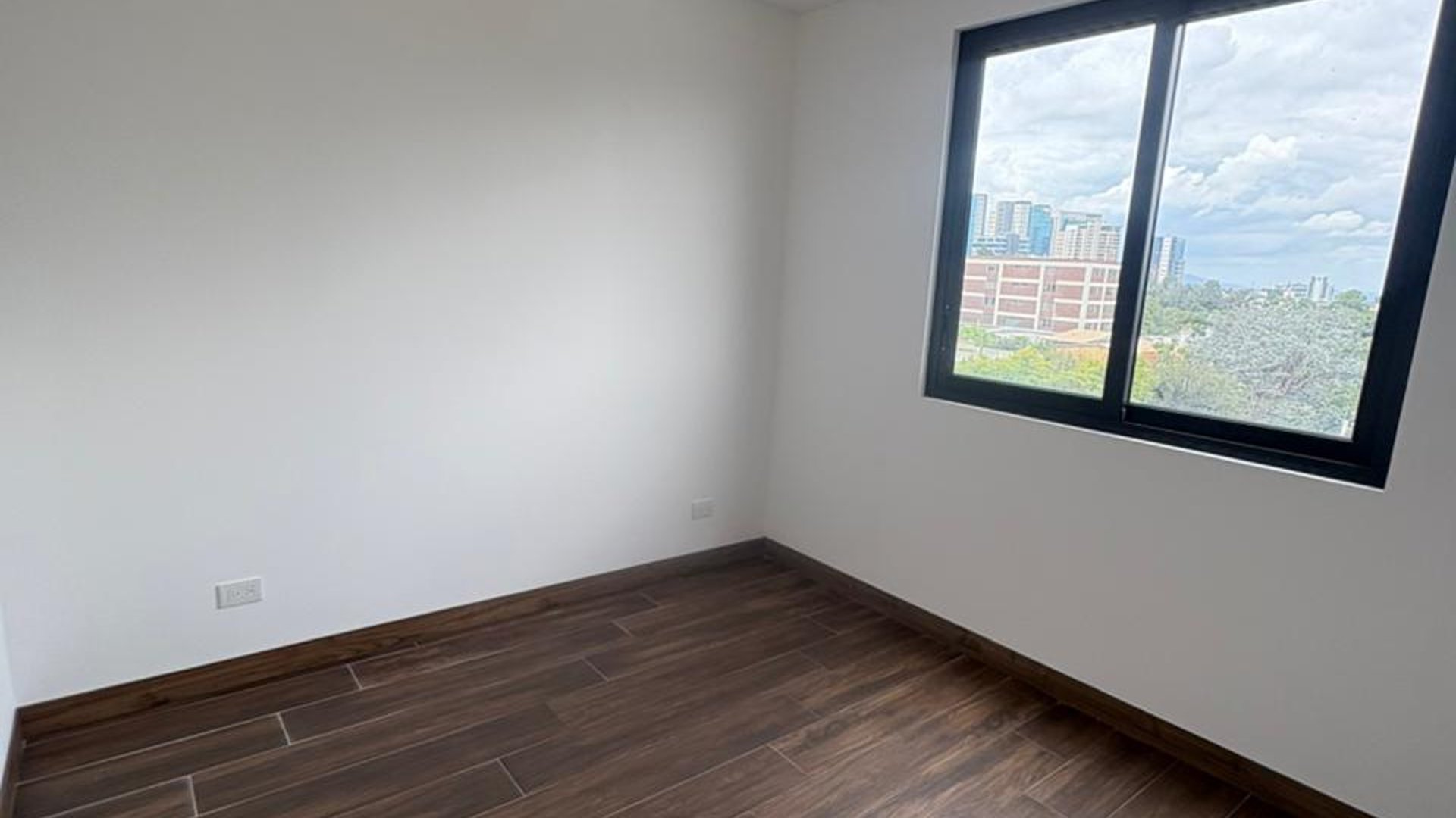 Apartamento en Venta Edificio Vila Quince, zona 15 VH2