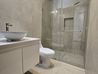 Casa Nueva en Alquiler – Lomas de San Isidro, Zona 16 - Image 15