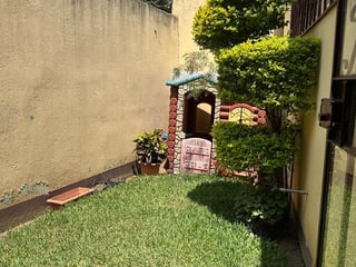 Venta de casa en Zona 11 Las Charcas dentro de garita - Image 11