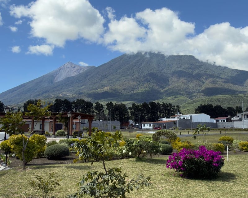 CASAS EN VENTA DENTRO CONDOMINIO EN SAN MIGUEL DUEÑAS 