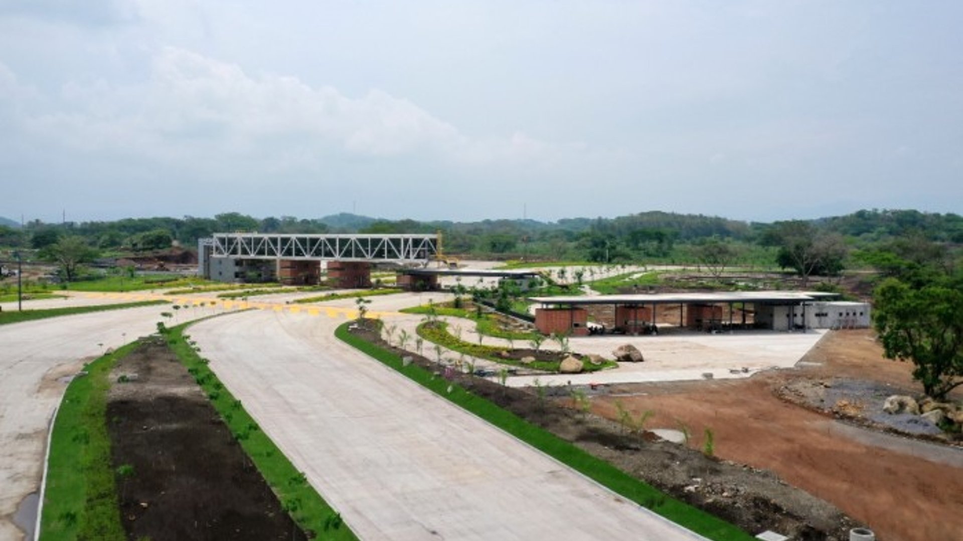 Venta o Renta de Bodega Industrial km 72 Ruta Pacífico