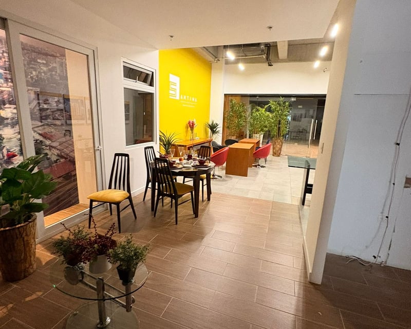 Alquilo local comercial en zona 9 