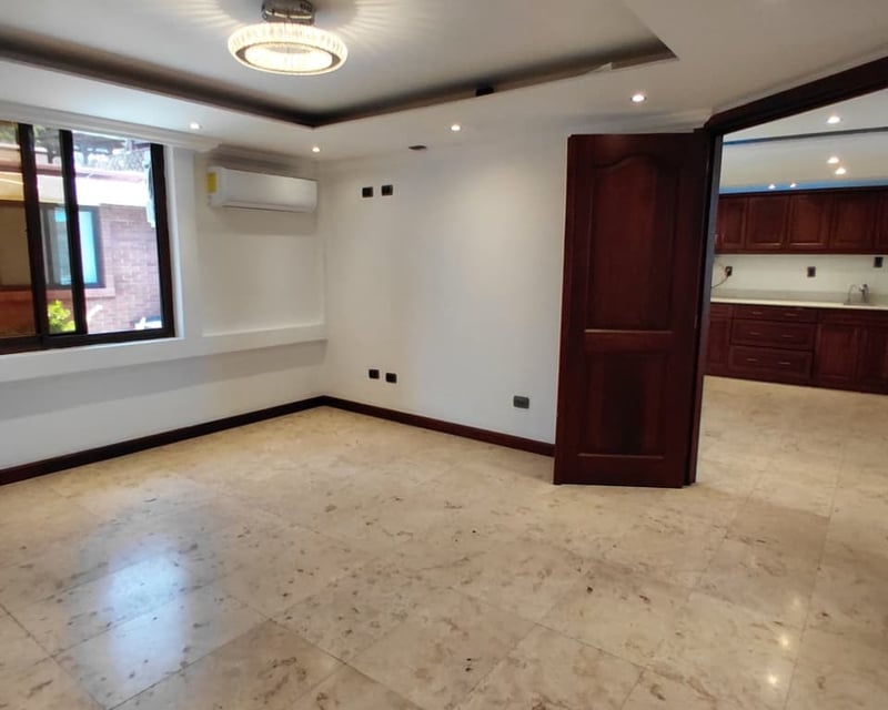Apartamento en Renta con Linea blanca en zona 10