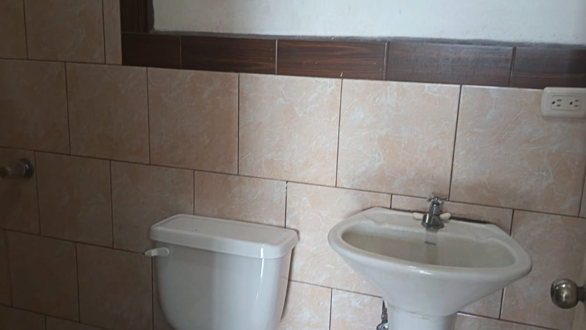 APARTAMENTO EN COLONIA CENTROAMÉRICA  ZONA 7  - Miniatura 9