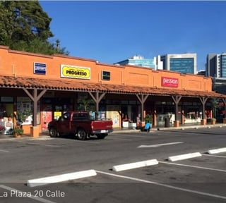 Local Comercial en Renta en Centro Comercial La Plaza