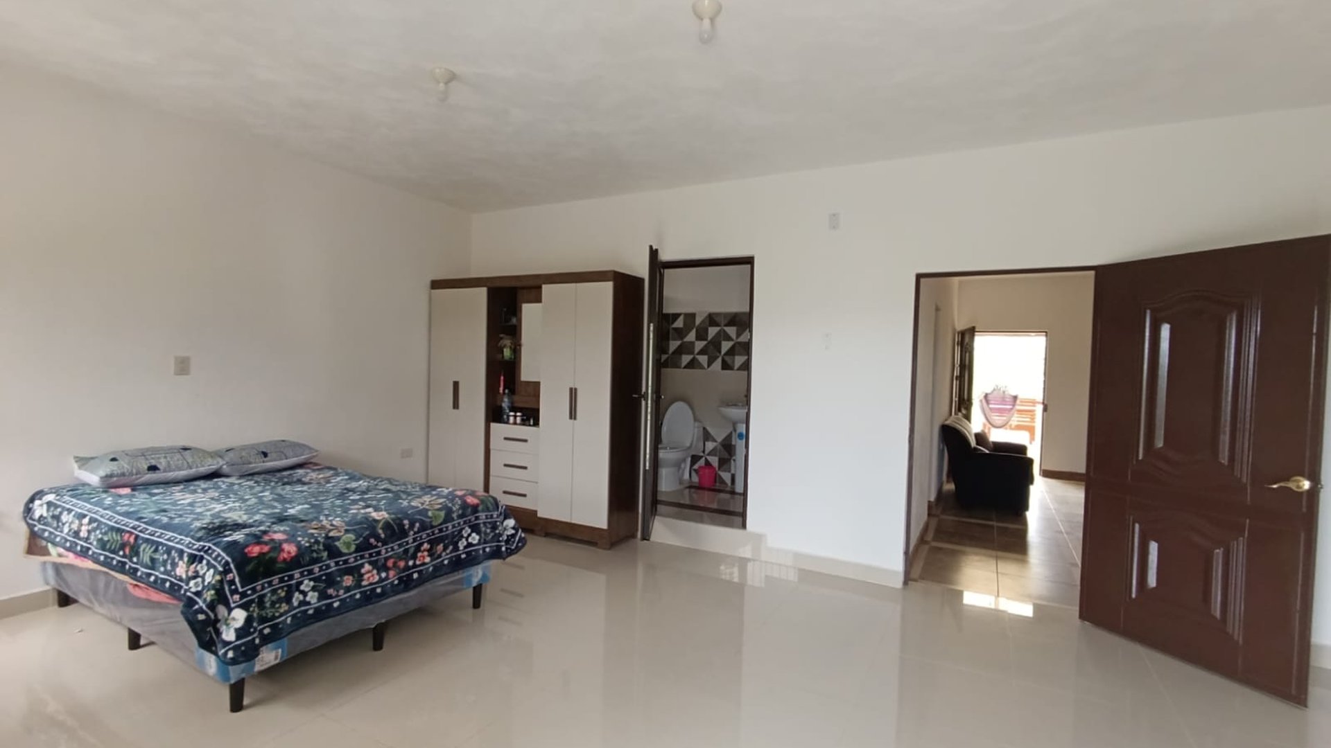 ALQUILO CASA AMUEBLADA EN VILLAS DE SANTIAGO, SANTIAGO SACATEPEQUEZ - Miniatura 4