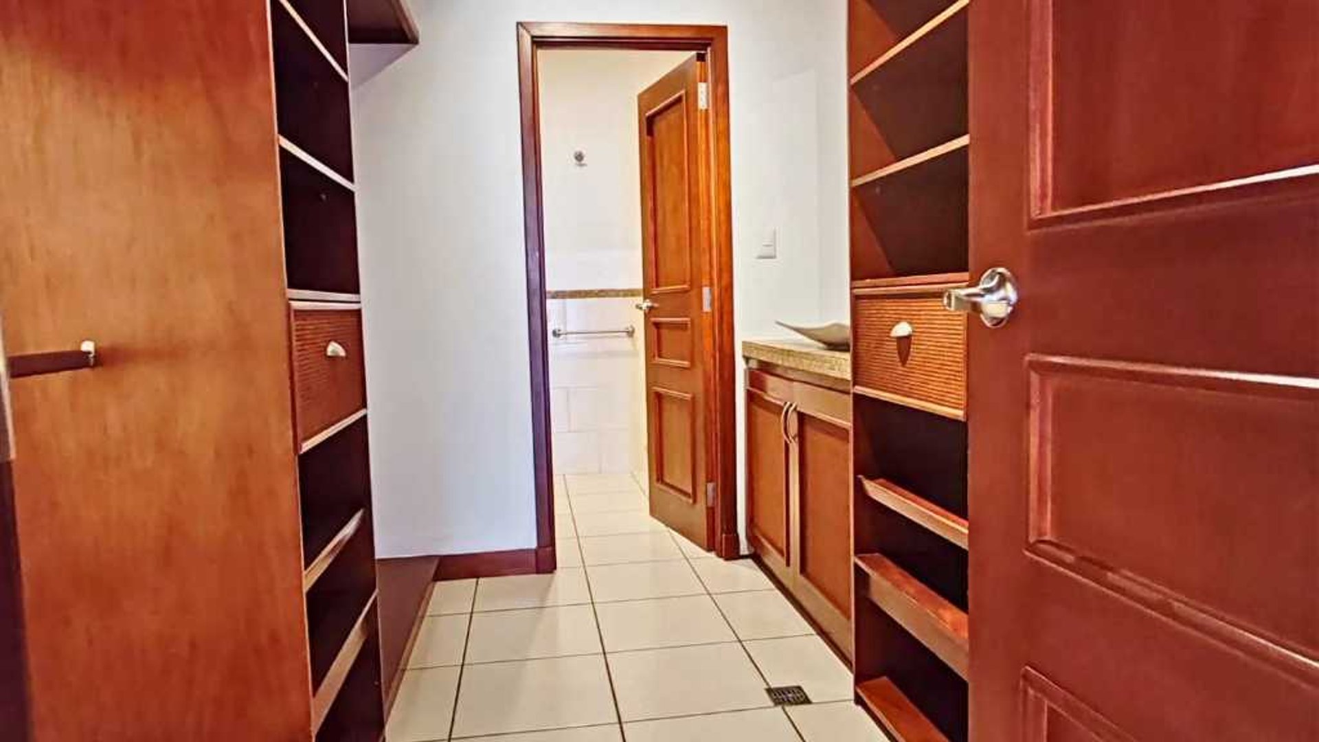 APARTAMENTO EN VENTA – BENEVENTO, ZONA 14 - Miniatura 10