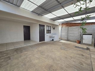 3 Bedroom House for Rent in El Fiscal, Palencia - Image 8