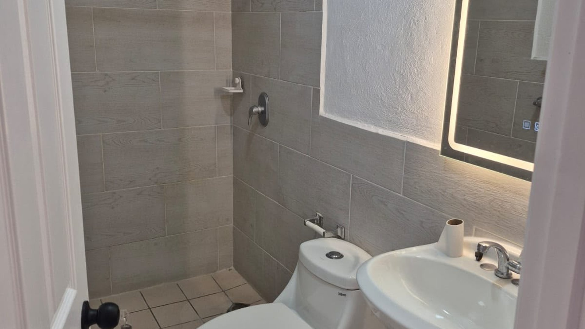 RENTA APARTAMENTO PACÍFICA PLAZA ZONA 14 - Miniatura 5