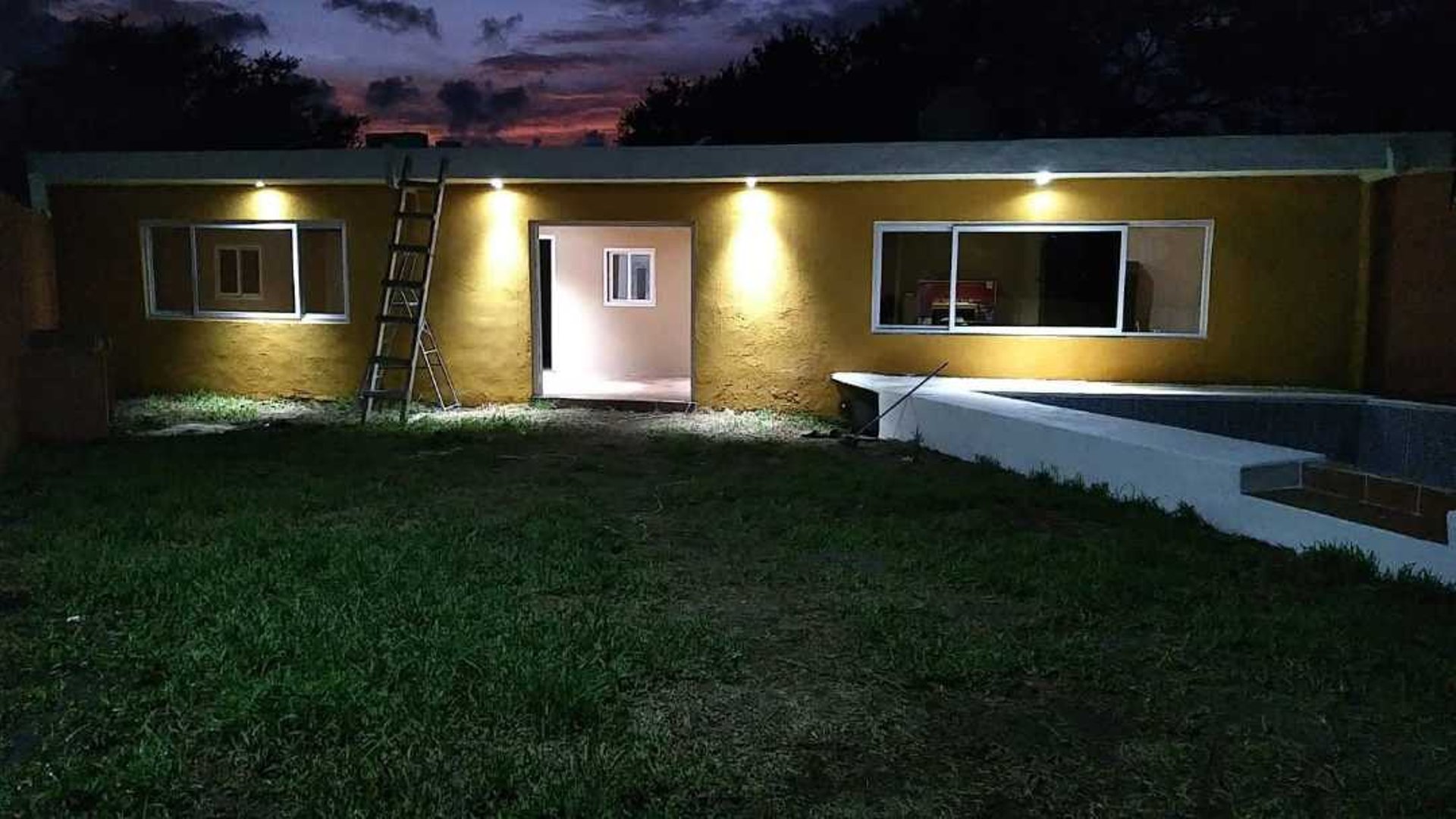 Vendo casa en Monterrico - Miniatura 2