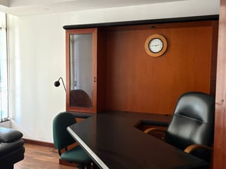 Oficina zona 10 - 2