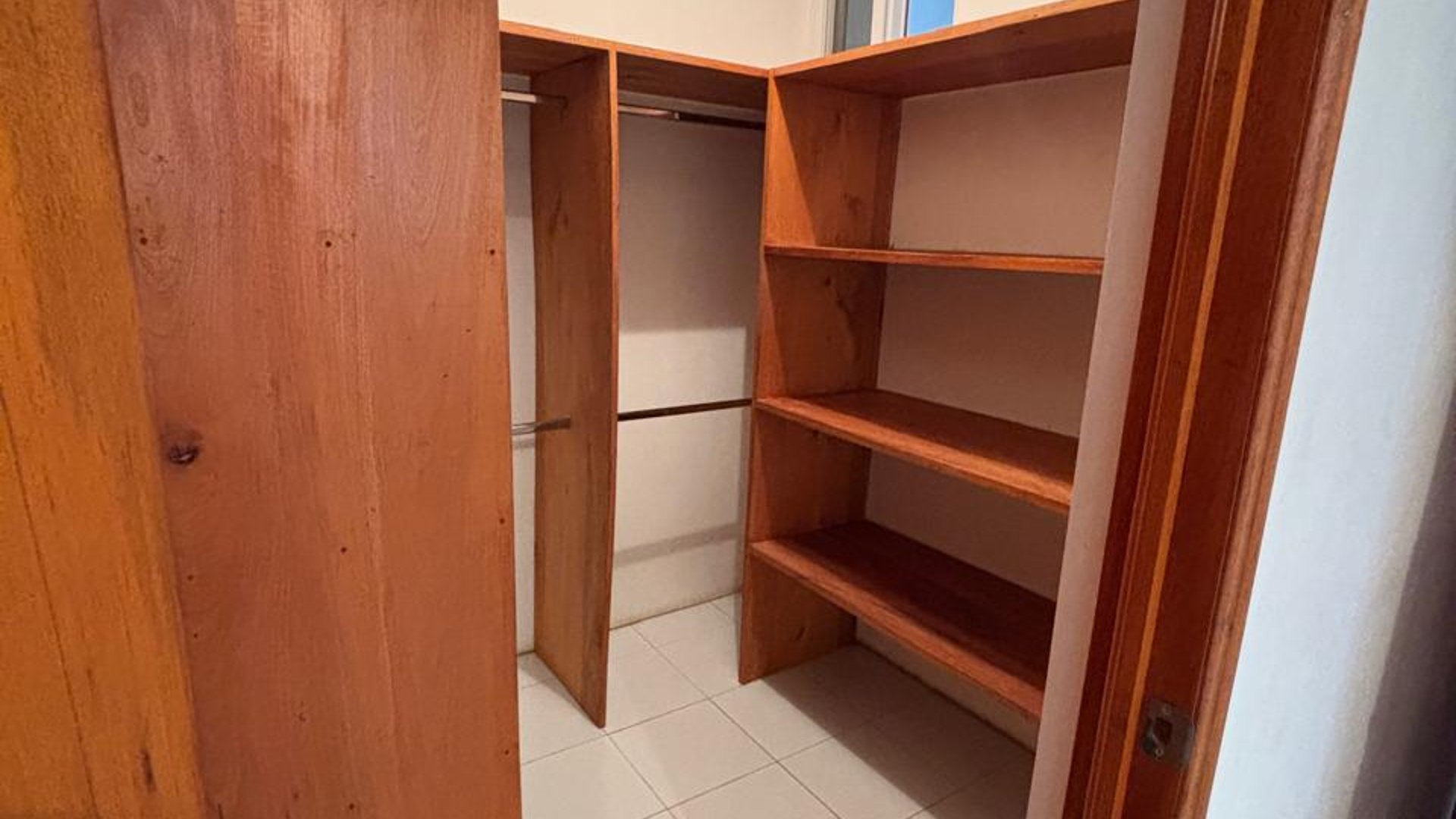 ???? APARTAMENTO EN RENTA – 3 HAB | HACIENDA REAL | ZONA 16 - Miniatura 8