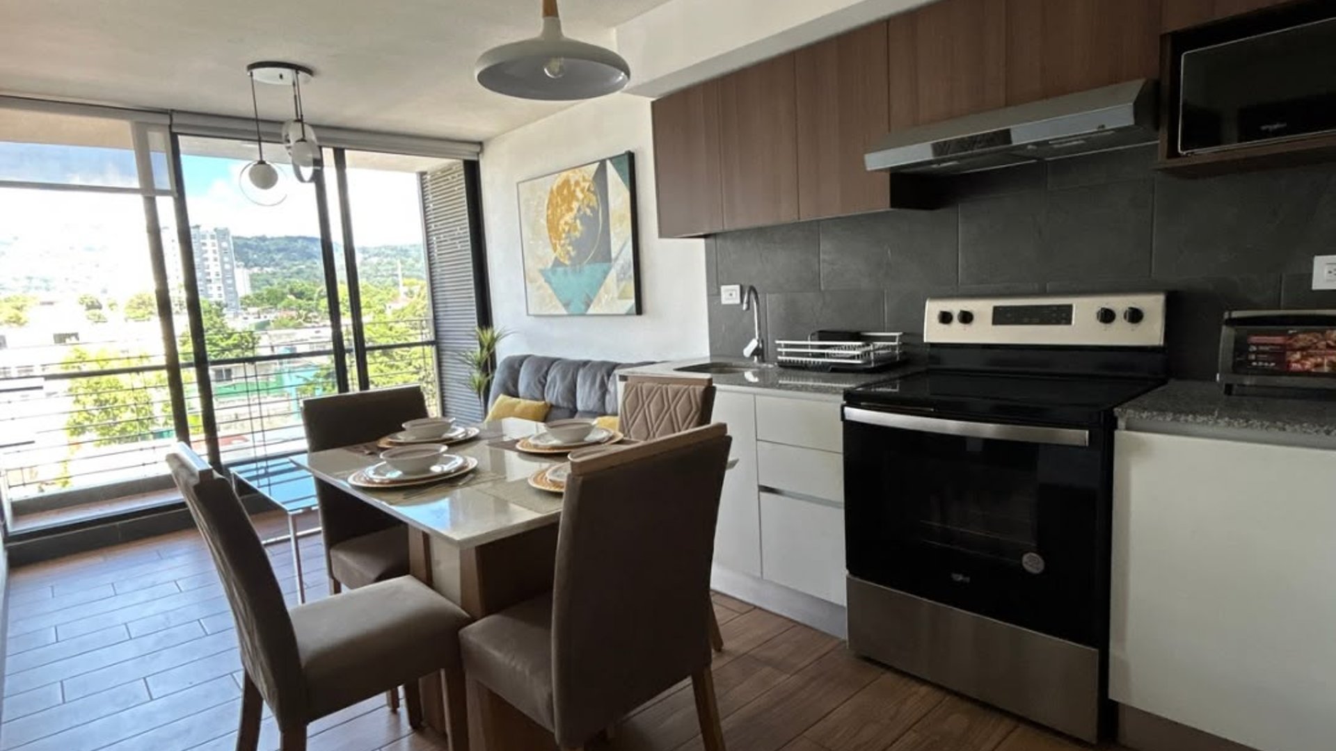 Apartamento en renta Amueblado en zona 14