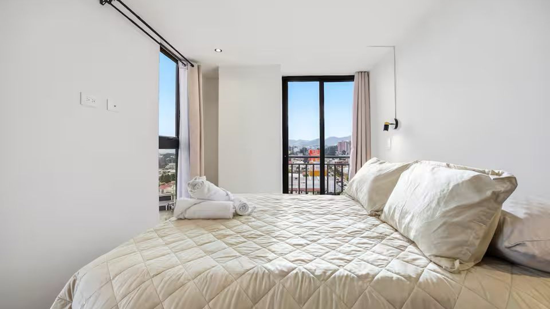 Apartamento amueblado en venta para inversion en zona 11 Ref-5974 - Miniatura 6