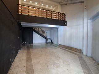 Local en Renta con 96m2 con Mezanine en Zona 10 - 5