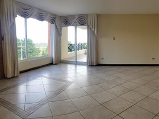 Casa en venta en San Lazaro para inversión Rentada - 2