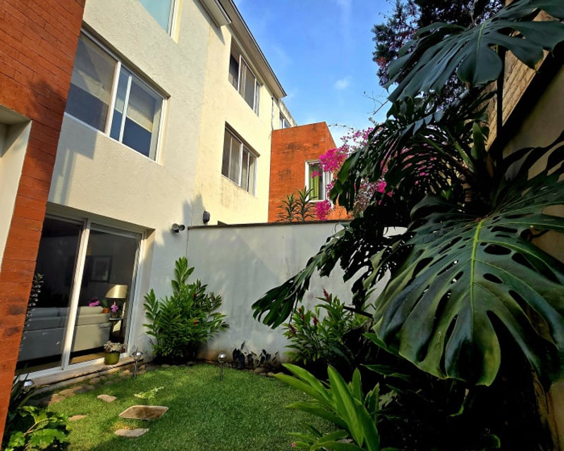 Casa en venta en La Montaña Zona 16 dentro de garita