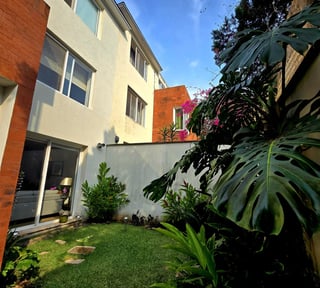 Casa en venta en La Montaña Zona 16 dentro de garita
