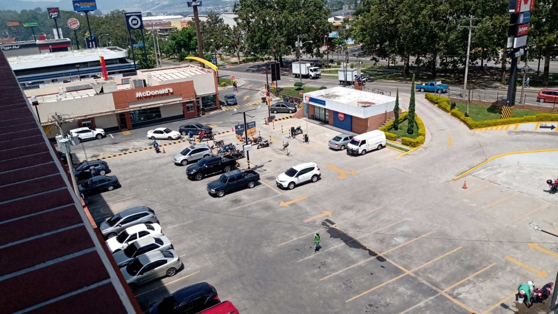 Edificio en renta en Plaza Canada Zona 12 - Miniatura 4