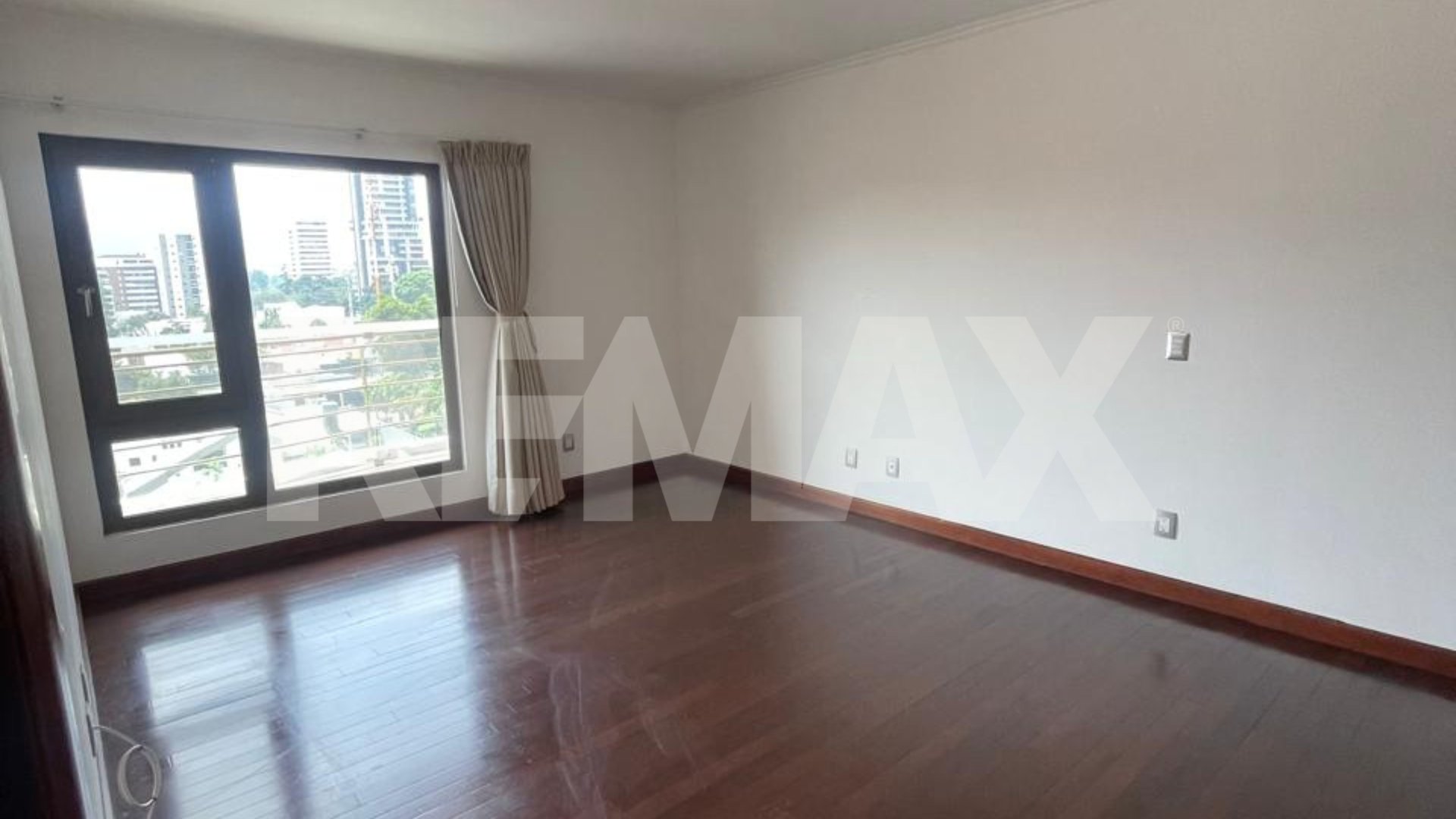 Apartamento en Renta en Tadeus zona 14 - Miniatura 5