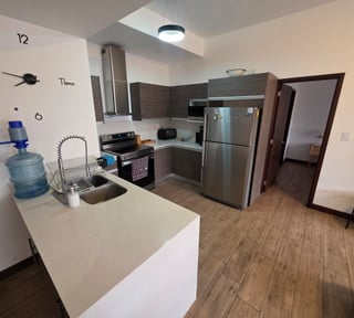Apartamento en renta - amueblado - 2 habitaciones en zona 10 Ref-5579