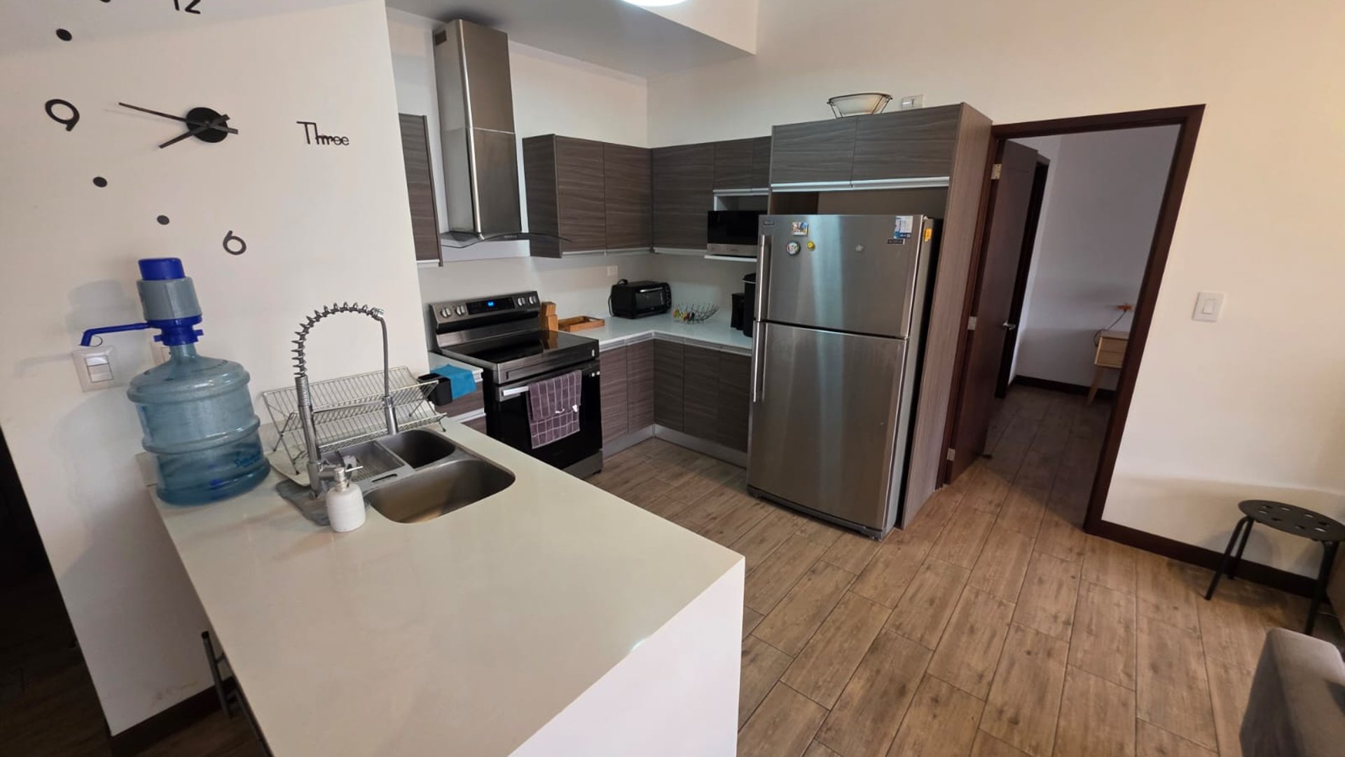 Apartamento en renta - amueblado - 2 habitaciones en zona 10 Ref-5579