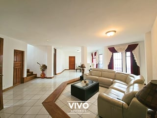 House for Sale 4 rooms, Ciudad San Cristóbal, Mixco, Guatemala - Q1,975,000- Q1,975,000 - Image 2