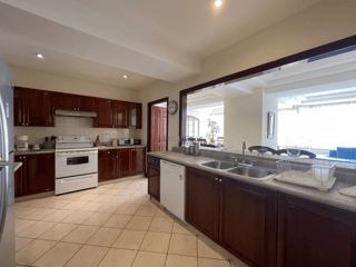 Apartamento en Alquiler / Venta Edificio Milenia, zona 10 - Image 5