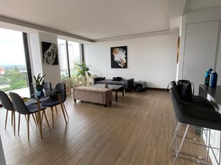 Apartamento en venta, en Zona 15 - 4