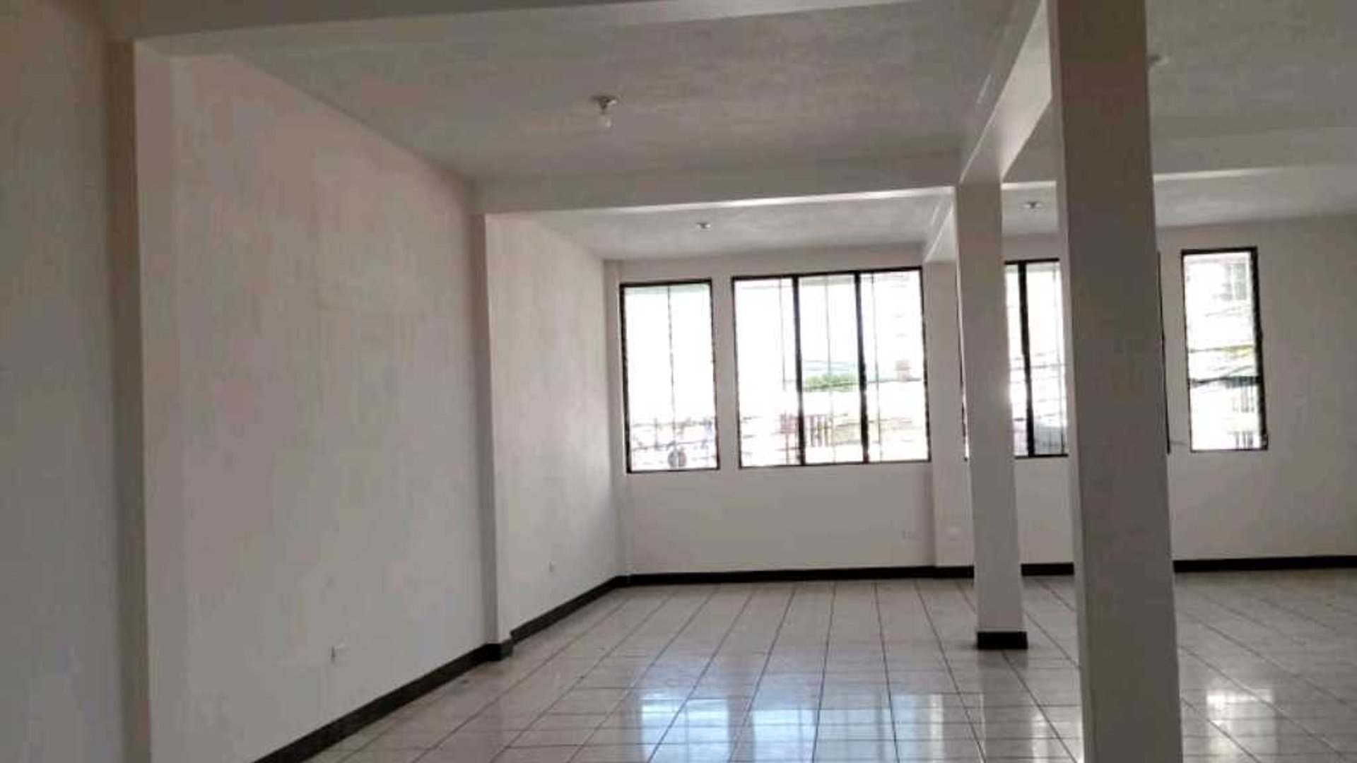 EDIFICIO  EN VENTA – COLONIA LA PALMITA, ZONA 5 - Miniatura 4